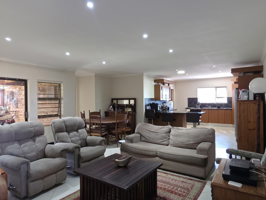 3 Bedroom Property for Sale in Wavecrest Eastern Cape